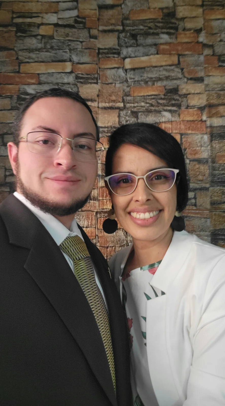 Joshua Cascante y Elisabet Padilla, el equipo de E y JC Consultores